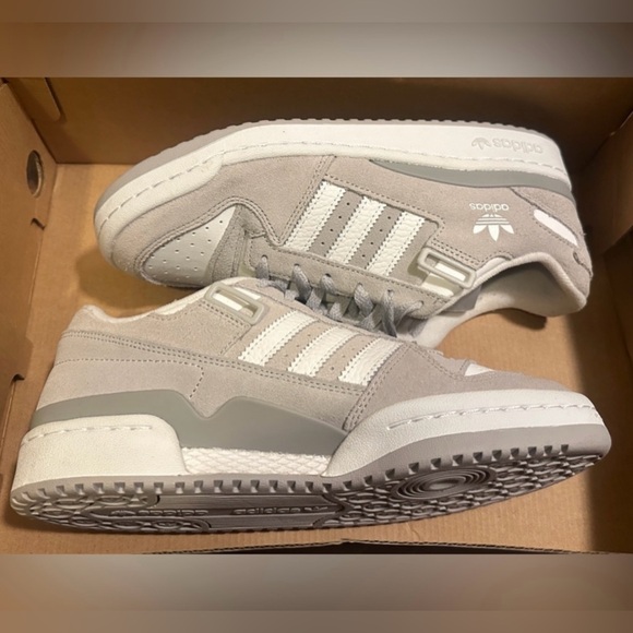ADIDAS Originals Forum Low Basketball Shoes Size 8. - Picture 9 of 10